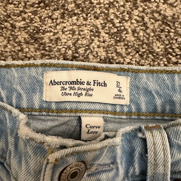 Abercrombie & Fitch 90s Straight Ultra High Rise Jeans size 4R - Picture 2 of 5
